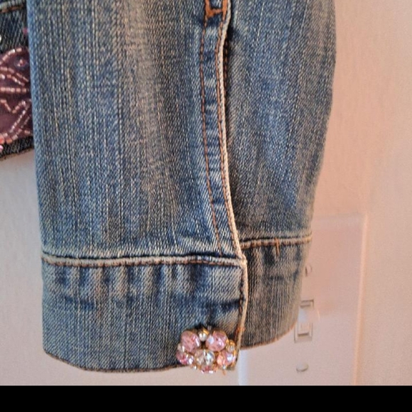 UPCYCLED HANDPAINTED DENIUM JACKET - Picture 4 of 5